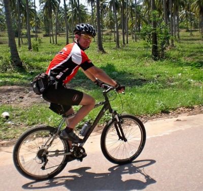 Stuart Butler Cycling on the  tour with redspokes